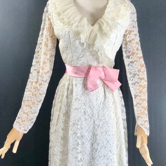 vintage wedding dress / 60s white lace short weddi - Picture 9 of 10